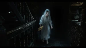 Maja sömnvandrar mot källaren